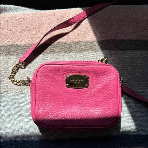 Micheal Kors Purse - Picture 1 of 8